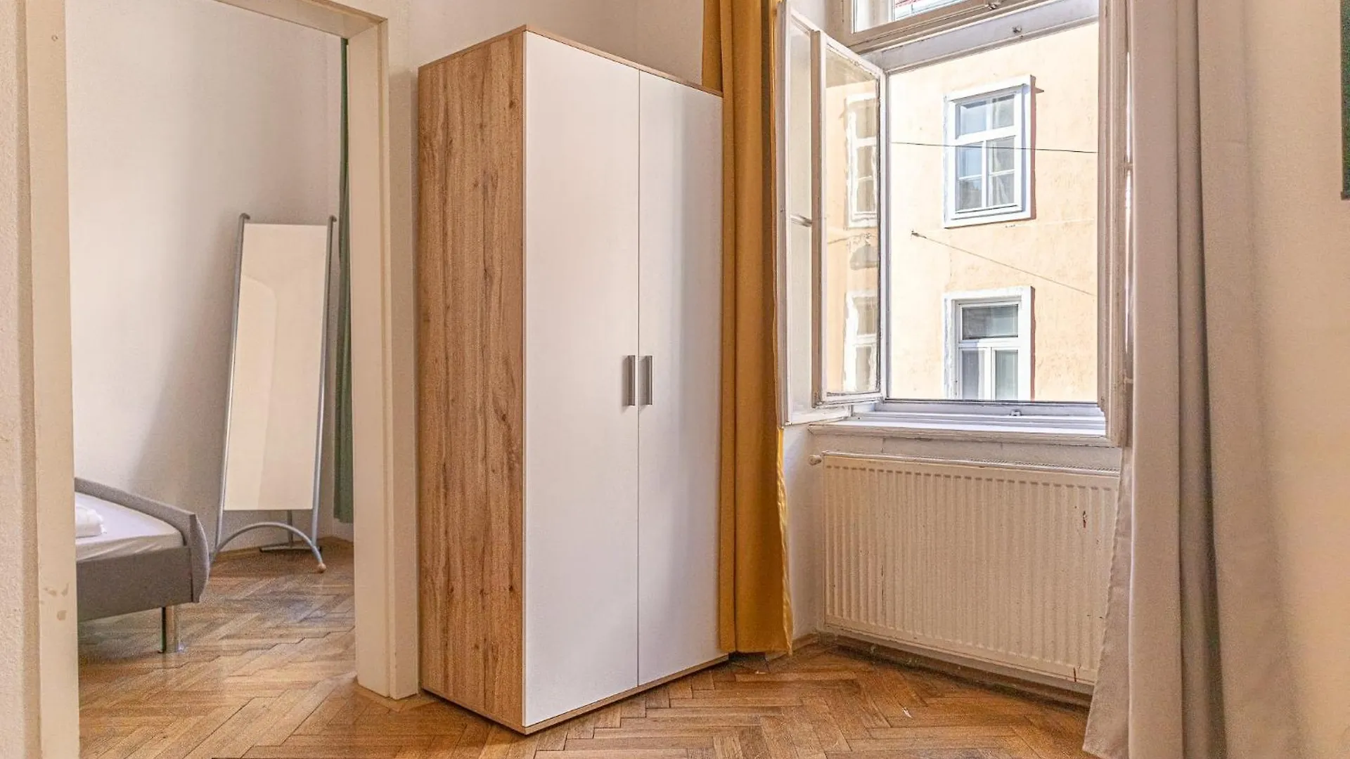 Stylish 2Br, Perfect Location & Well Connected Apartment Vienna