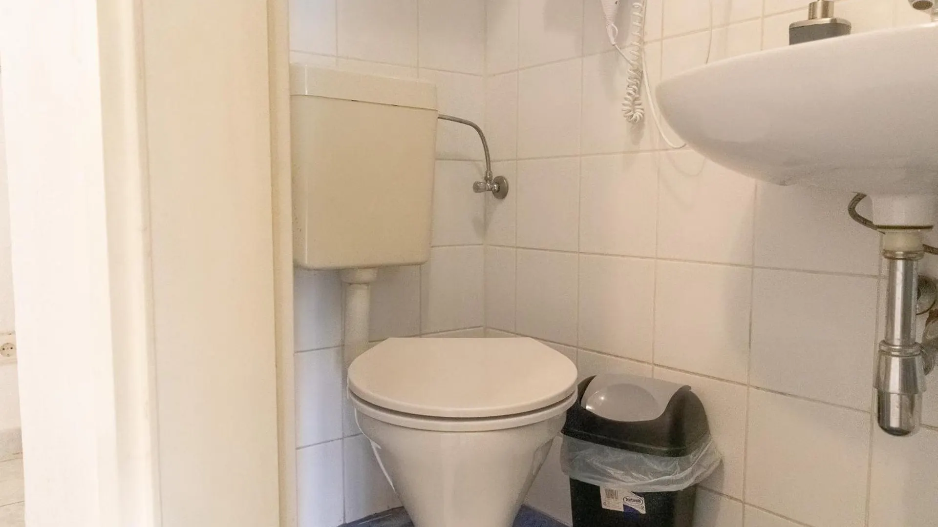 Stylish 2Br, Perfect Location & Well Connected Apartment Vienna