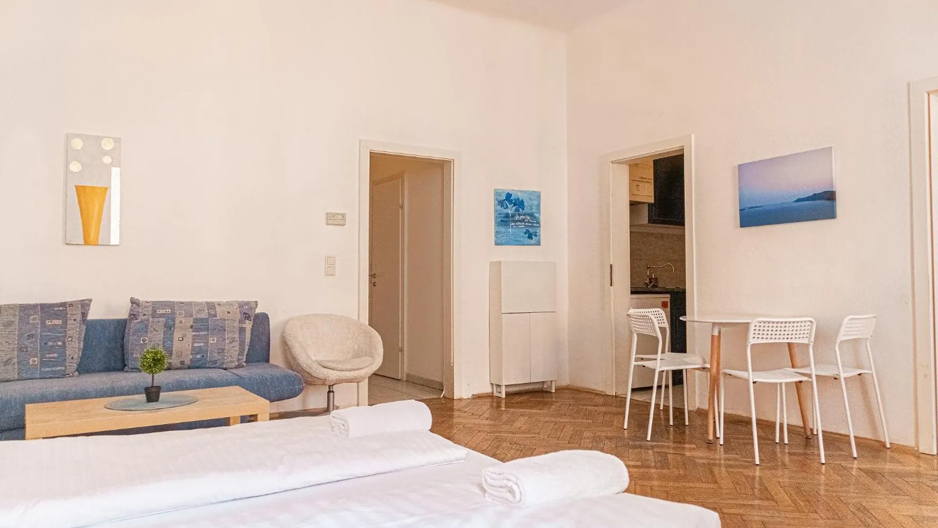 Stylish 2Br, Perfect Location & Well Connected Apartment Vienna
