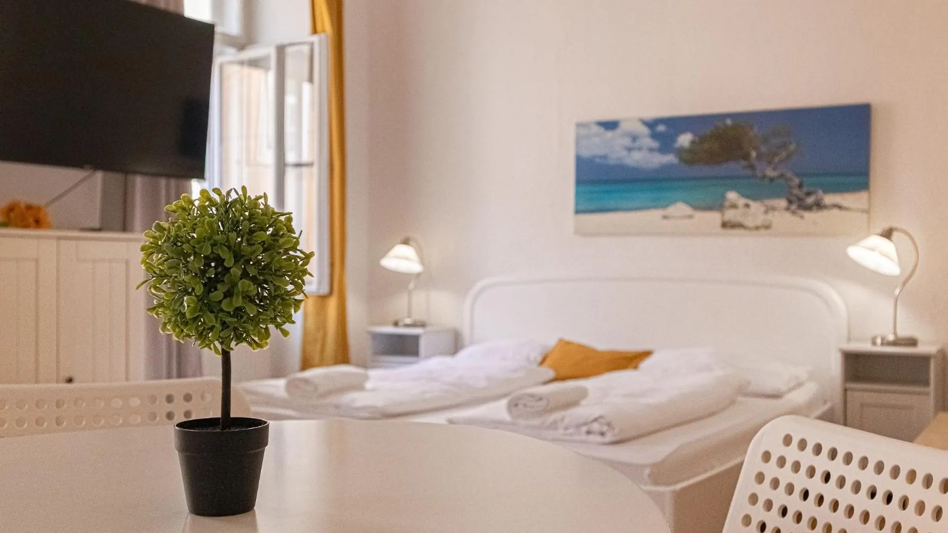 Stylish 2Br, Perfect Location & Well Connected Apartment Vienna