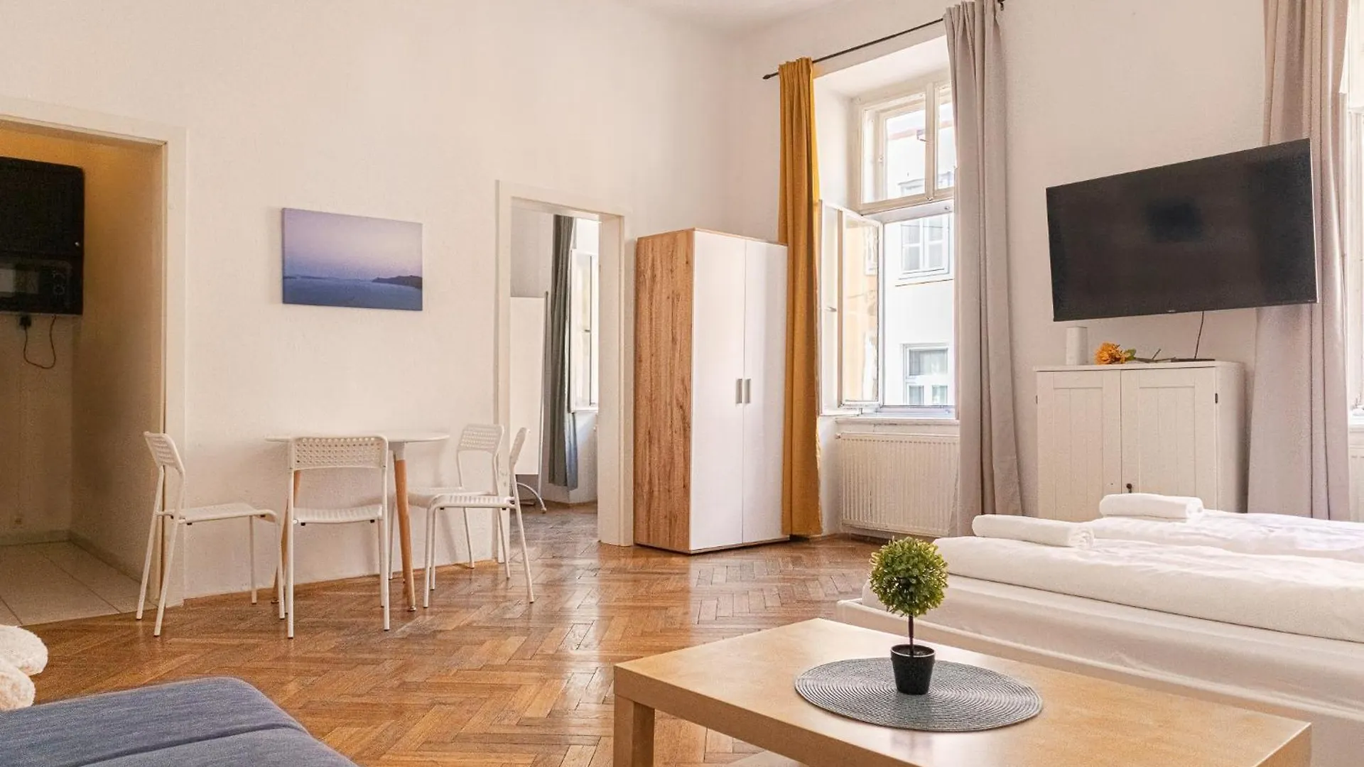 Stylish 2Br, Perfect Location & Well Connected Apartment Vienna Austria