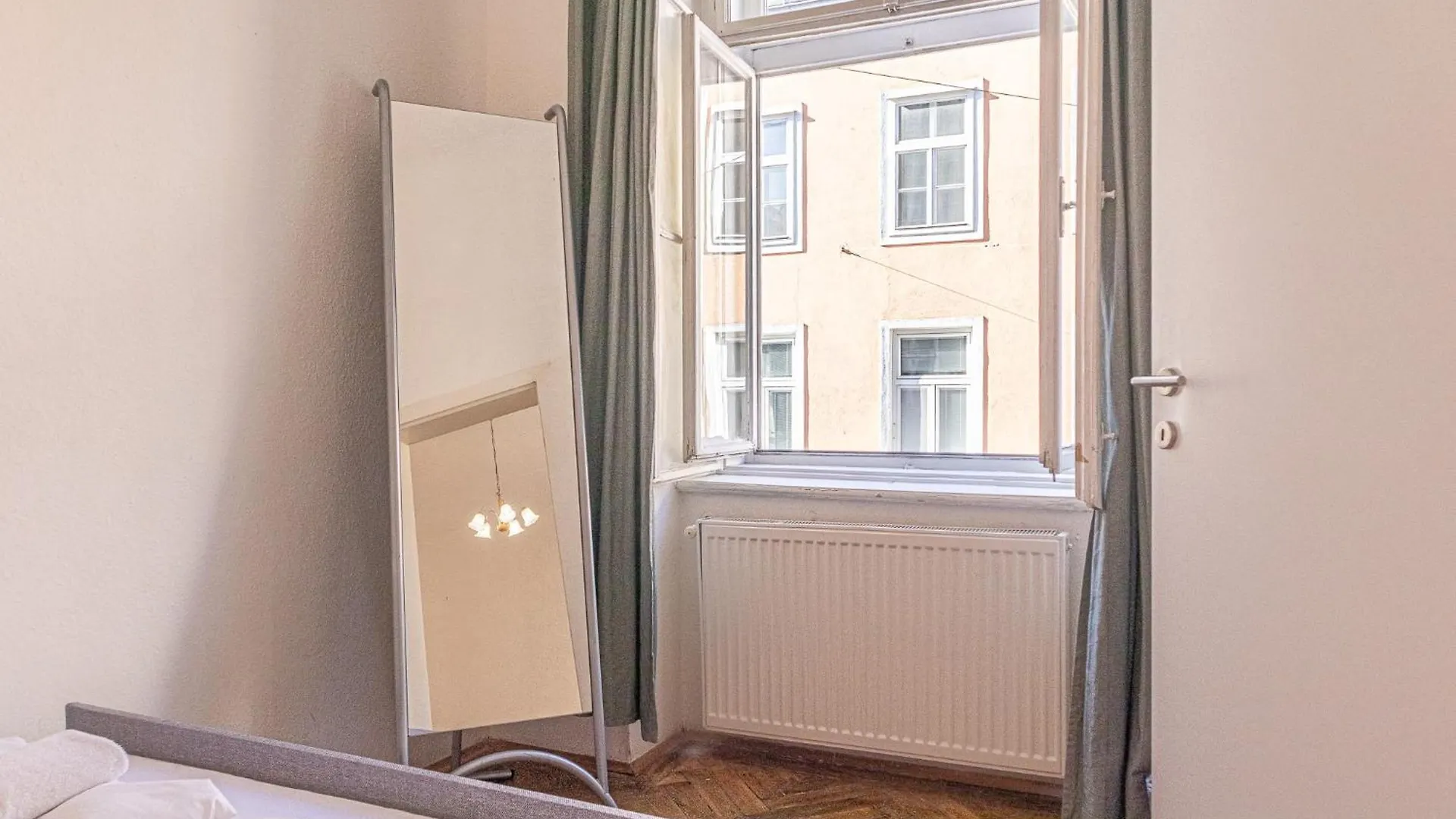 Stylish 2Br, Perfect Location & Well Connected Apartment Vienna